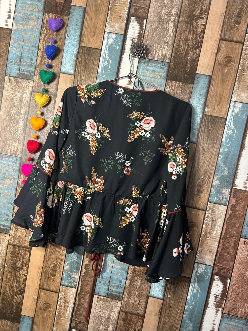Floral Tie-Front Ruffle flare sleeve top Black - Picture 15 of 16